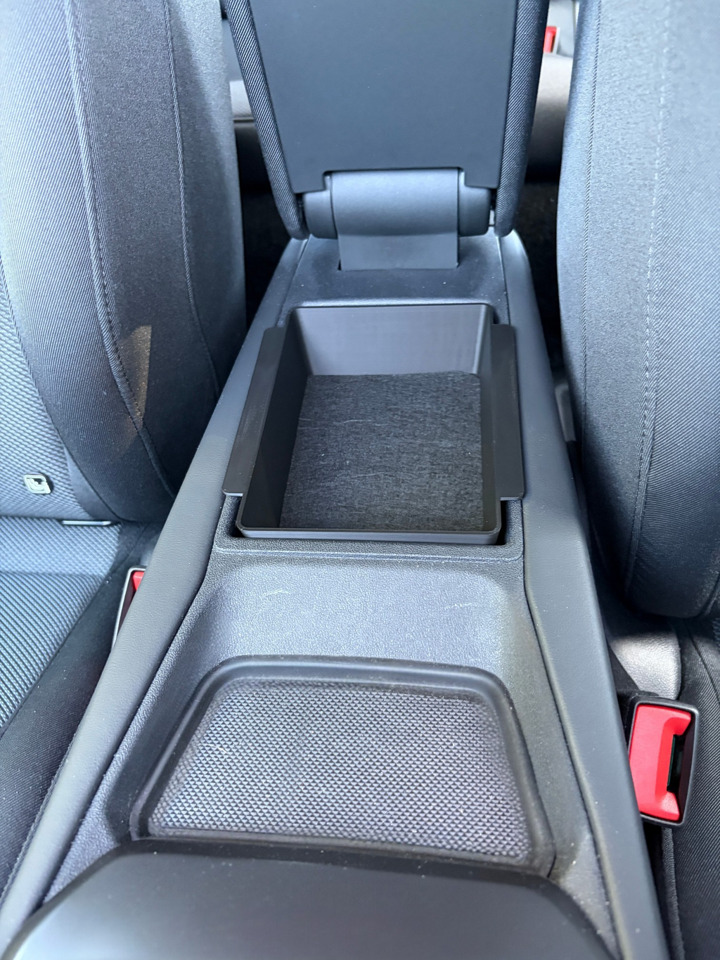 Midterkonsol-organizer til Audi Q4 e-tron | Under armlæn